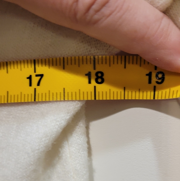 RALPH LAUREN Short sleeve sweater with lace trim. Measurements in pics. - Picture 5 of 8